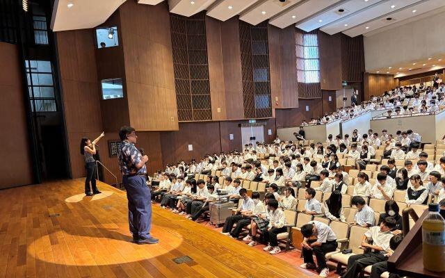 米国から起業家をお招きし、探究講演会を実施しました