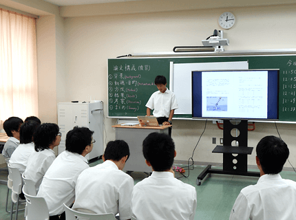 考えのまとめ方や発表方法を習得