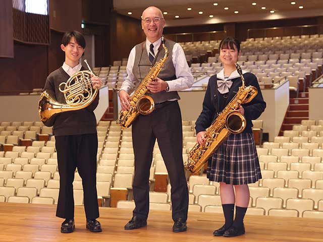 明法中学・高等学校 校長 岡田 貴之